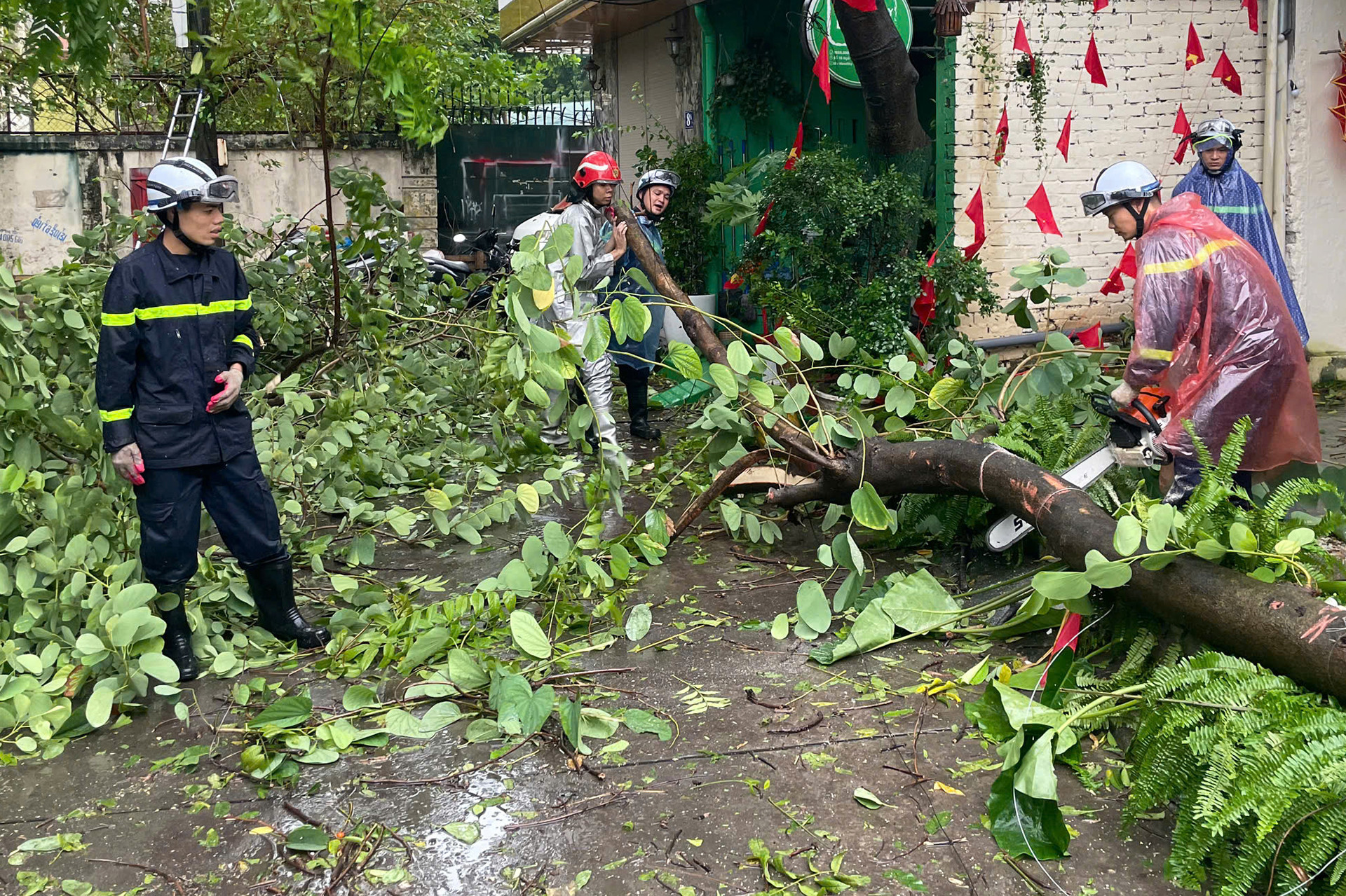 z5806799325864_5aadc1175bc25c3515f4c929b703ec16 copy.jpg