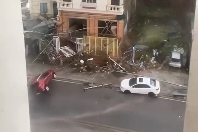 Video shows Typhoon Yagi lifting car in Quang Ninh