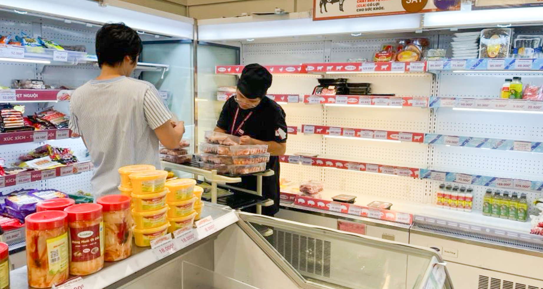 Yagi causes shopping frenzy: online stores overwhelmed, local markets empty