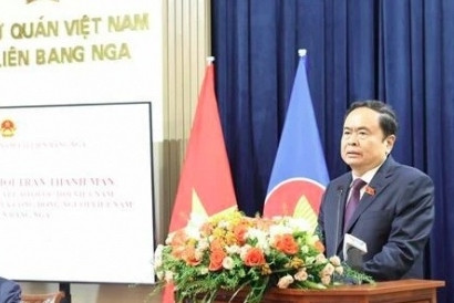 NA Chairman meets Vietnamese in Russia