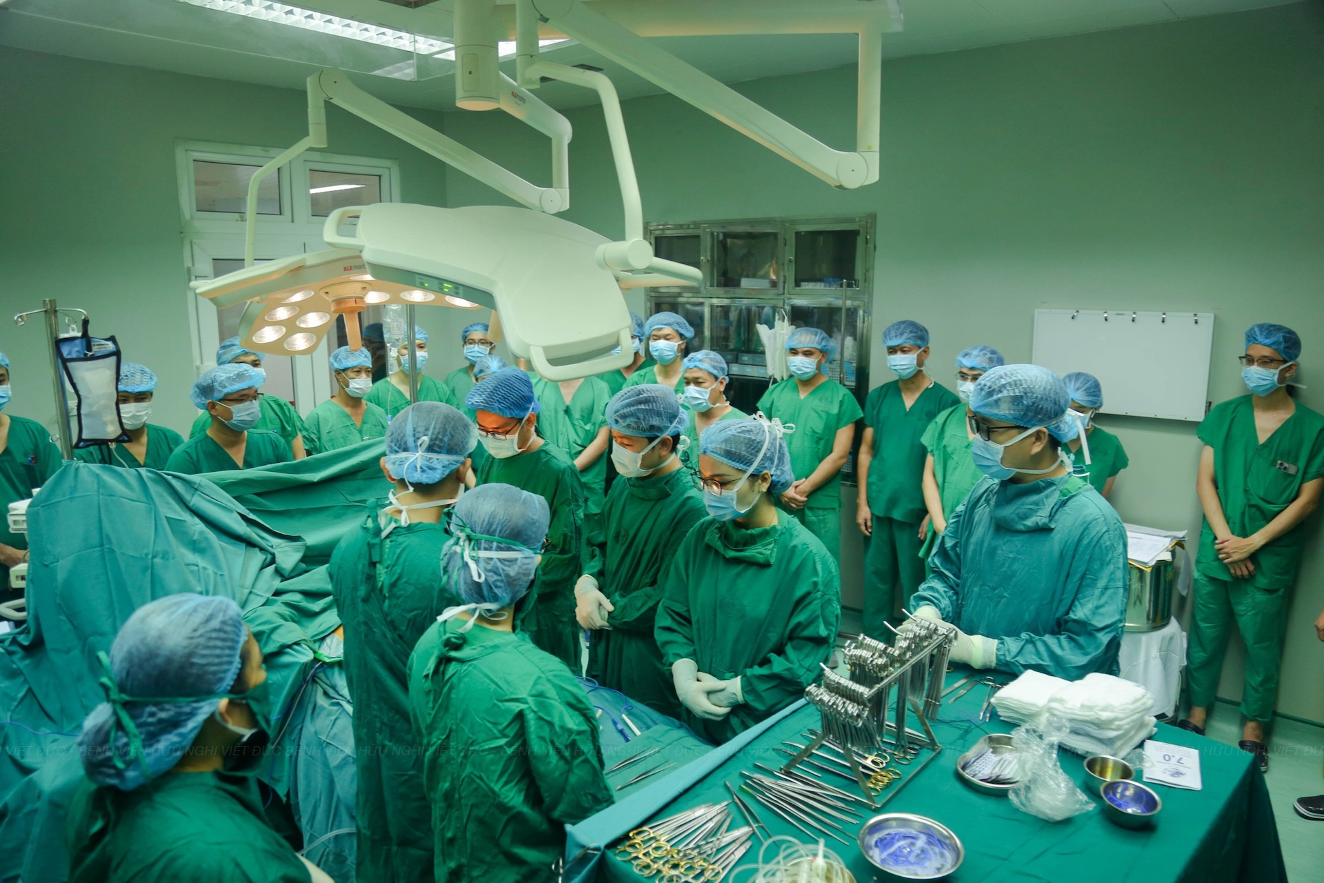 phut mac niem nguoi hien tang 25034.jpg