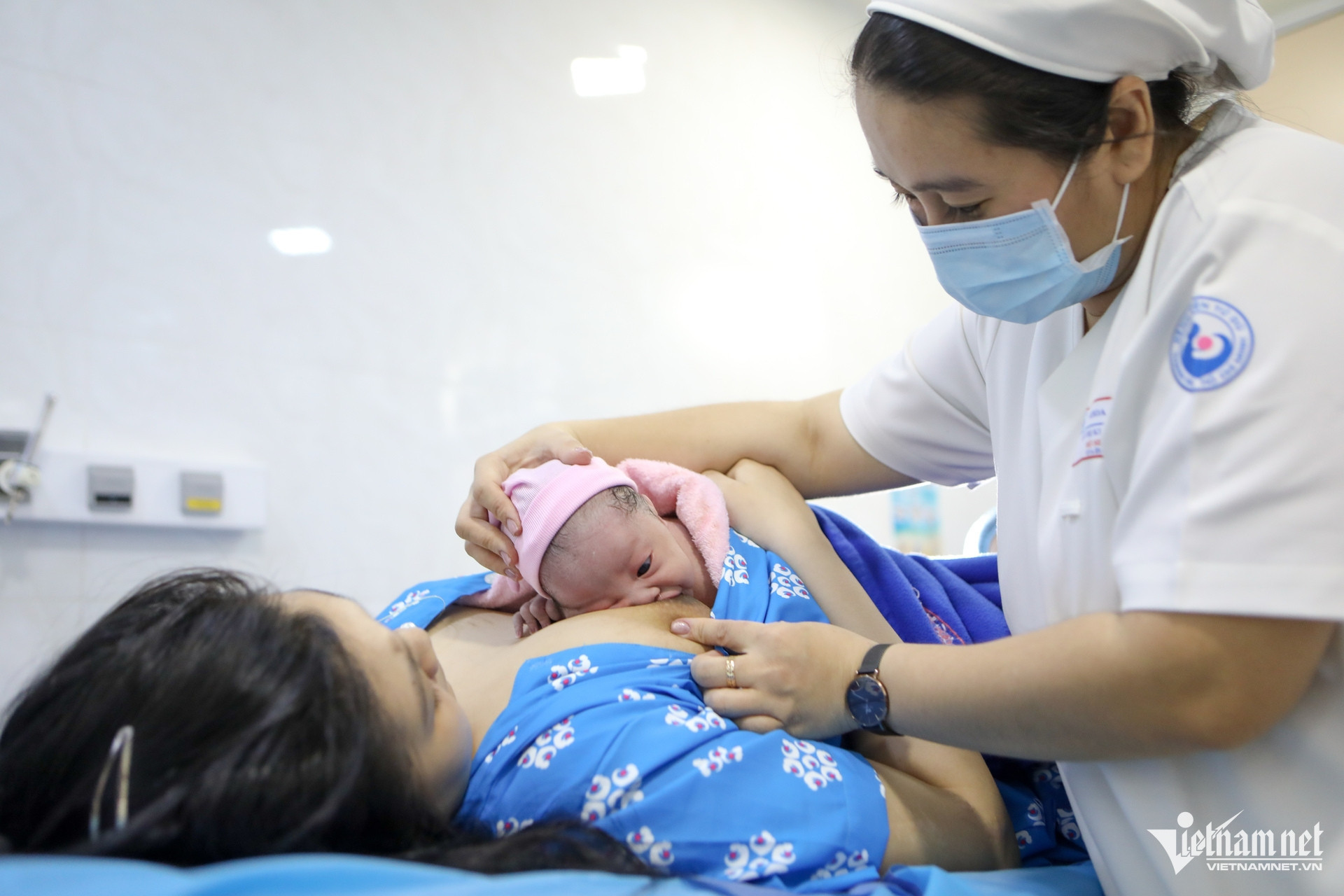 W-công dân đầu tiên.jpg