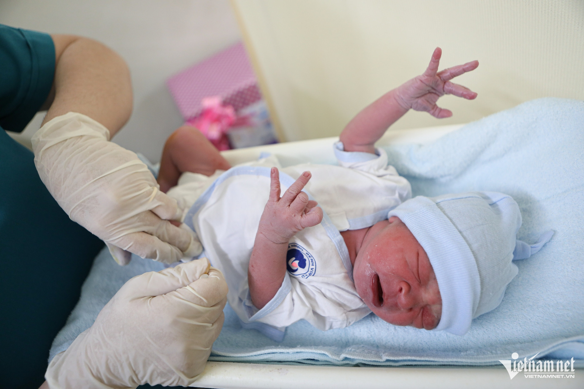 W-công dân đầu tiên, TPHCM.jpg