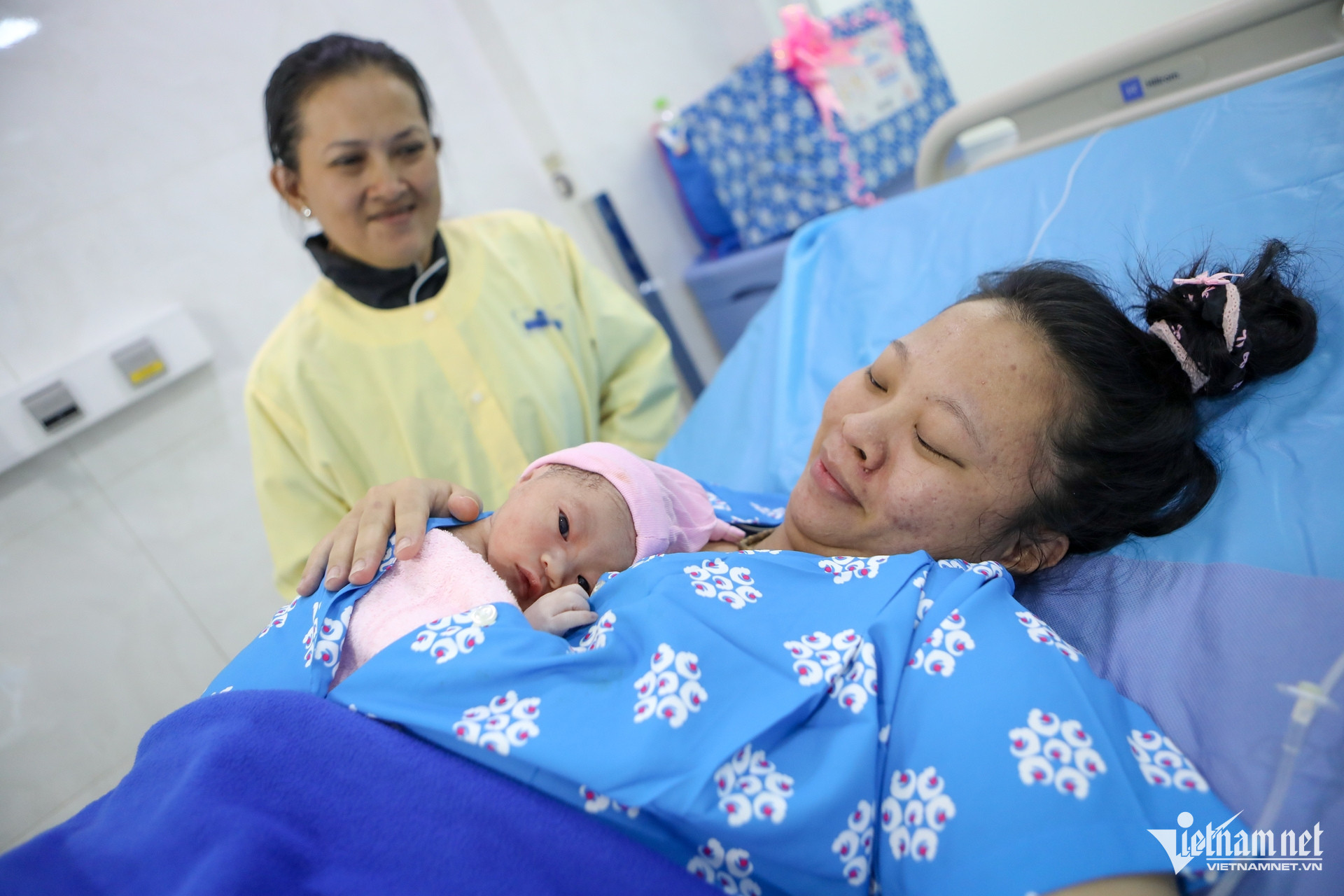 W-công dân đầu tiên, TPHCM.jpg