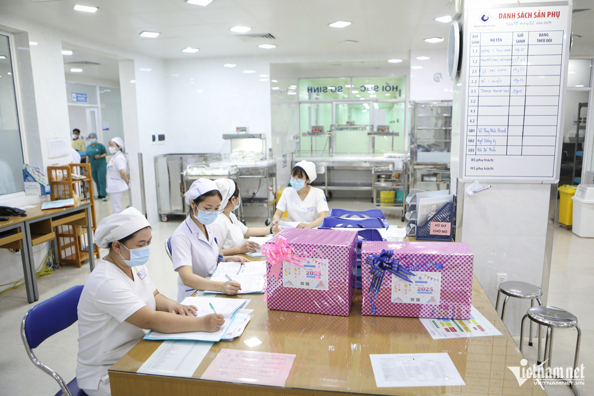 W-công dân đầu tiên, TPHCM.jpg