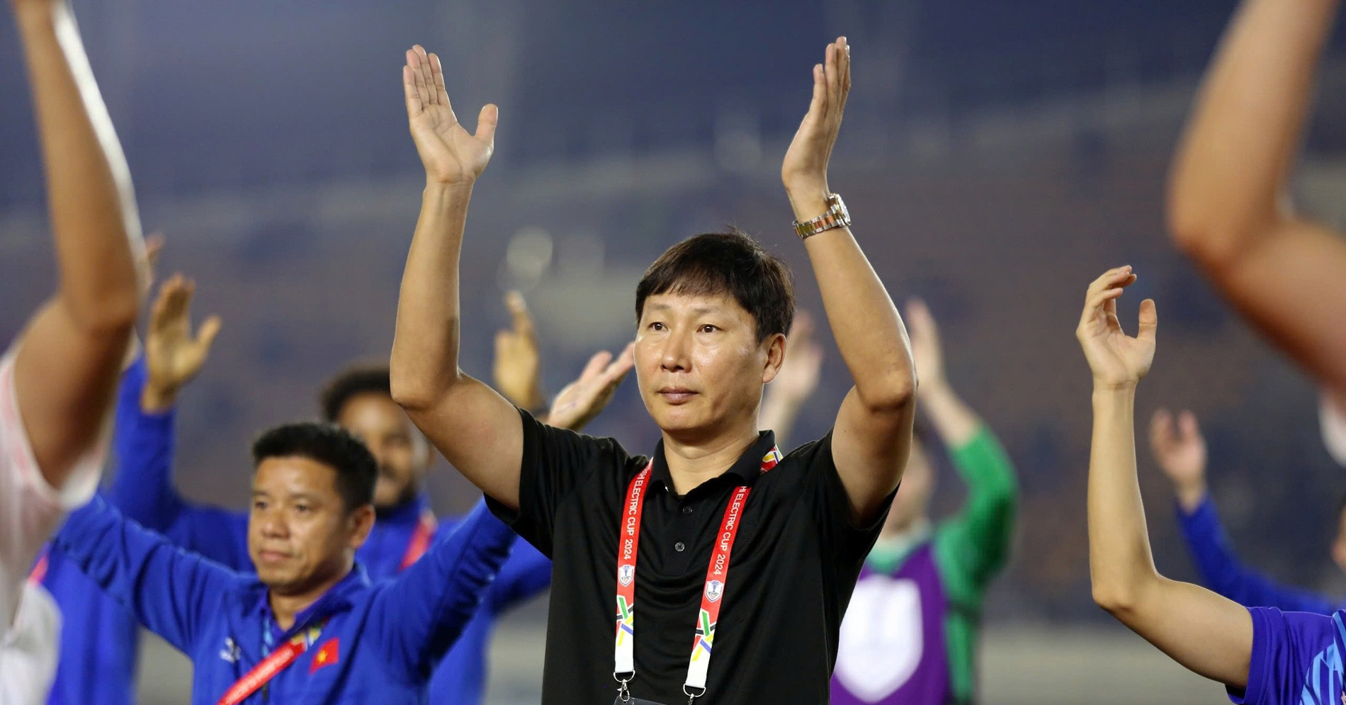 Kim Sang Sik celebrates ASEAN Cup victory, plans Tet return to Vietnam