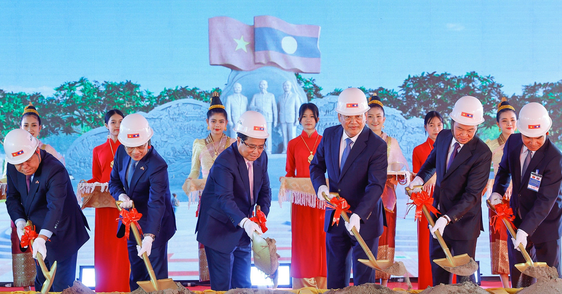 Vietnam and Laos launch 3-hectare Friendship Park in Vientiane