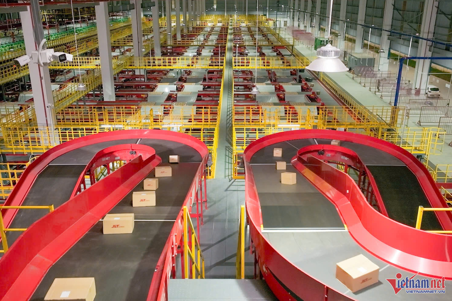 W-trung tam logistics 2 1.jpg