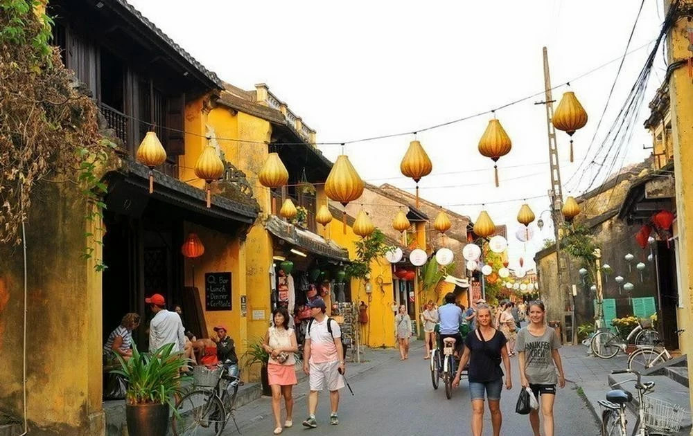 Vietnamese still love to travel in 2025 despite spending challenges