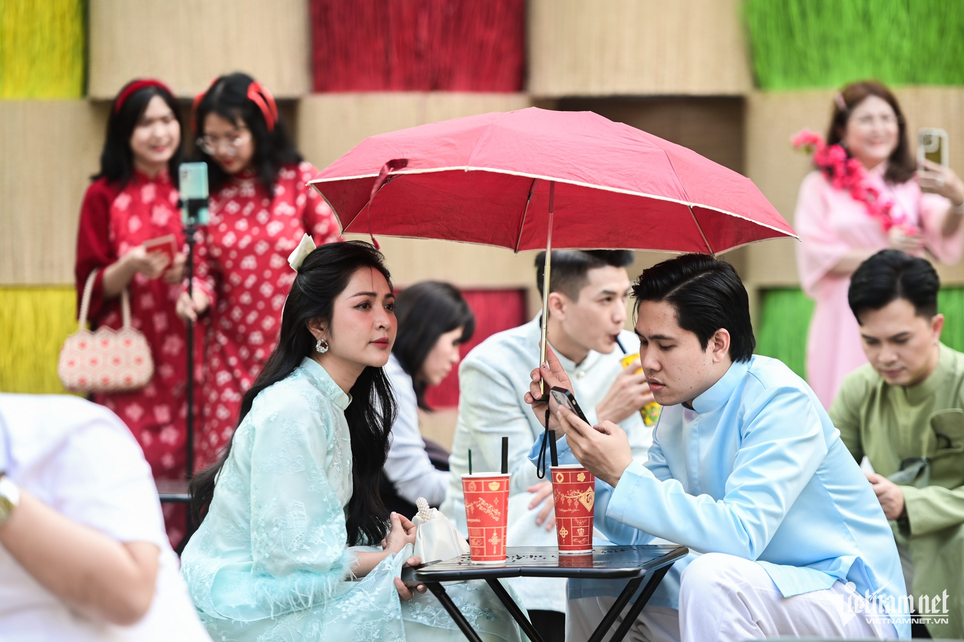 vn workers.jpg11.jpg