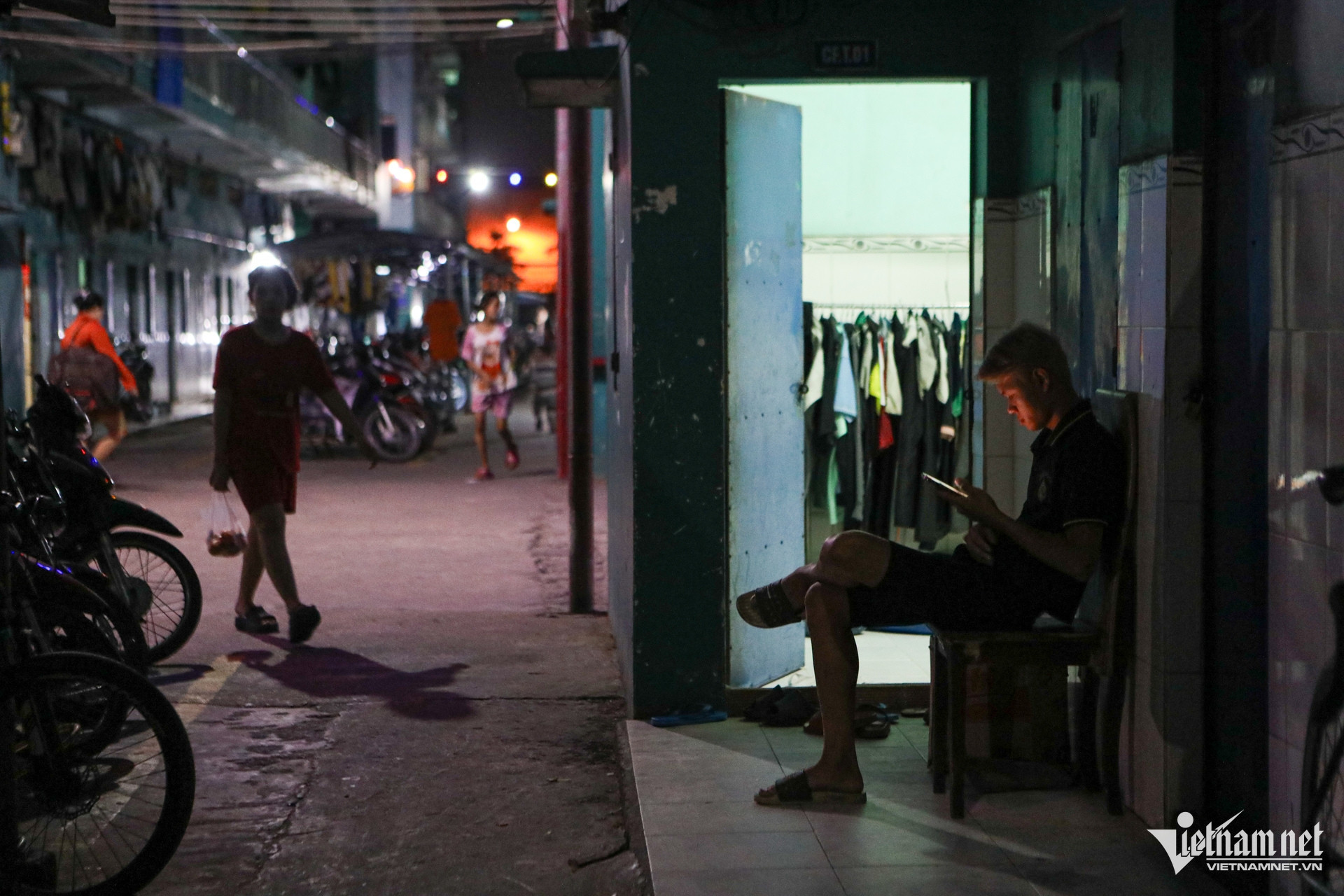 vn workers.jpg12.jpg