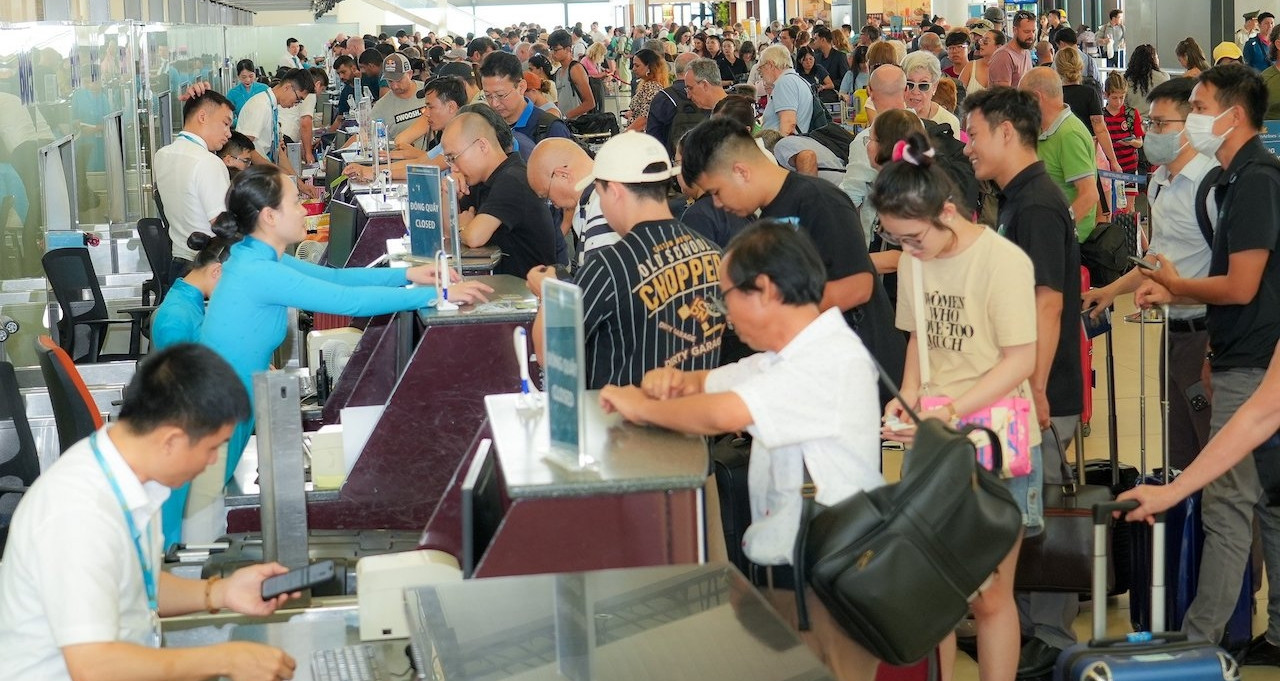 Tan Son Nhat Airport to serve over 900,000 passengers during Tet 2025