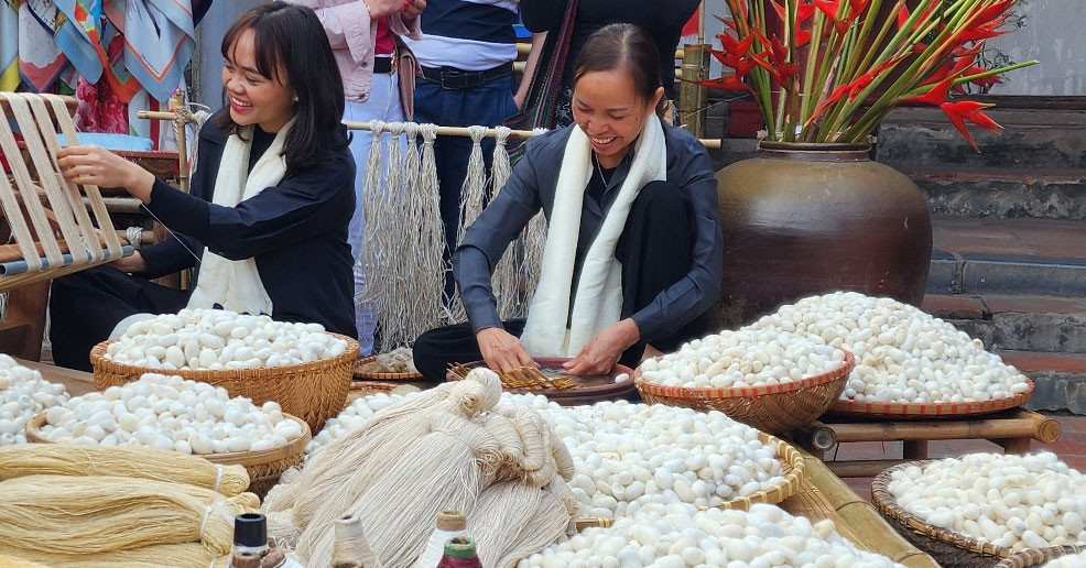 Artisans’ legacy shines at Van Mieu’s Treasures of Humanity exhibition