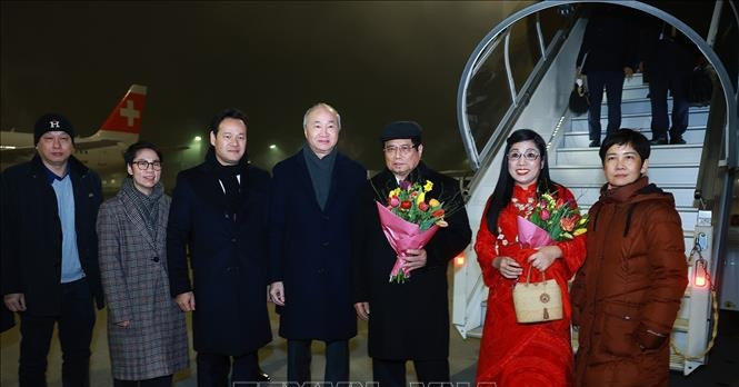 Prime Minister Pham Minh Chinh arrives in Switzerland for WEF Davos 55