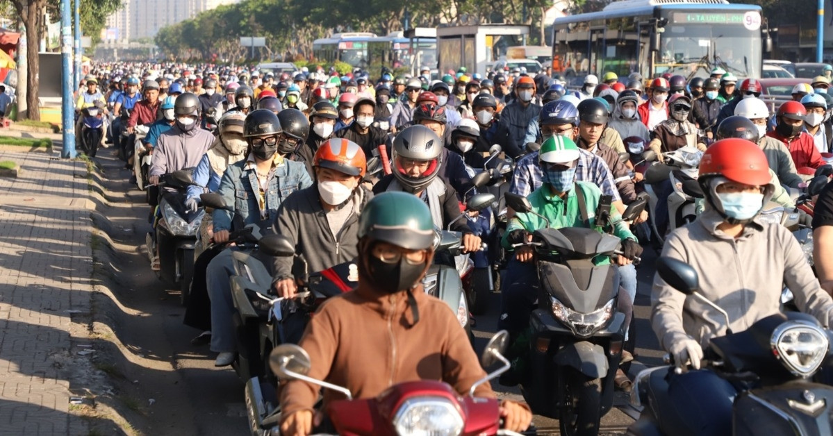 Temporary sidewalk use proposed to tackle Ho Chi Minh City’s traffic woes