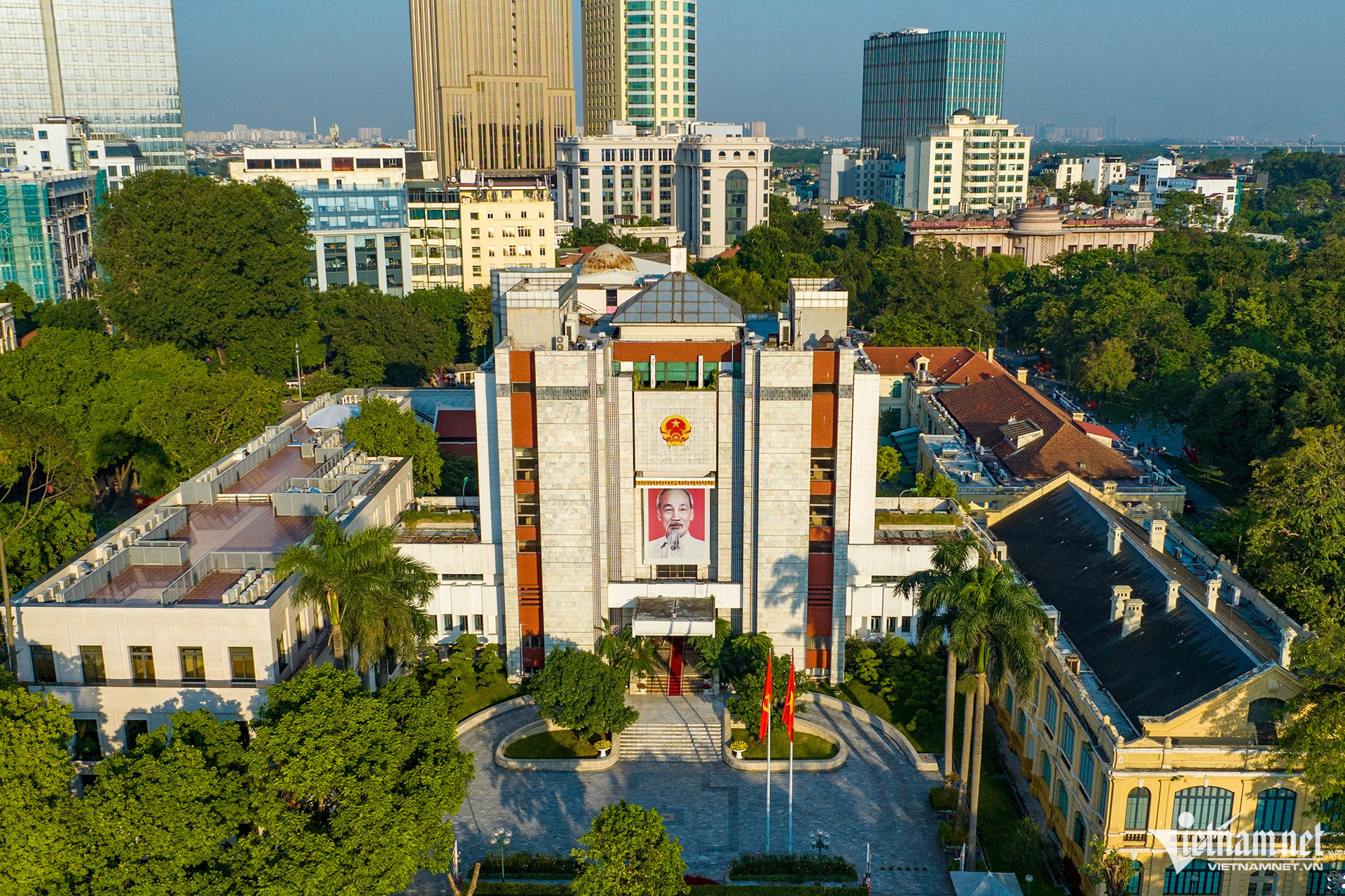 department UBND HoangHa.jpg