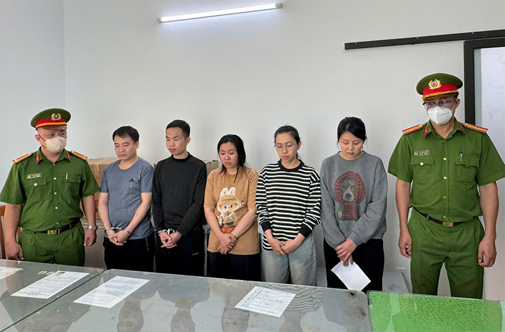 hang hoa trai phép 2.png