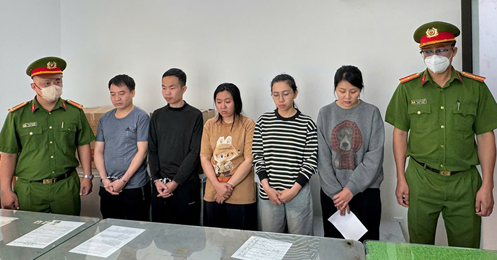 Five suspects arrested in smuggling ring bringing goods from China to Vietnam