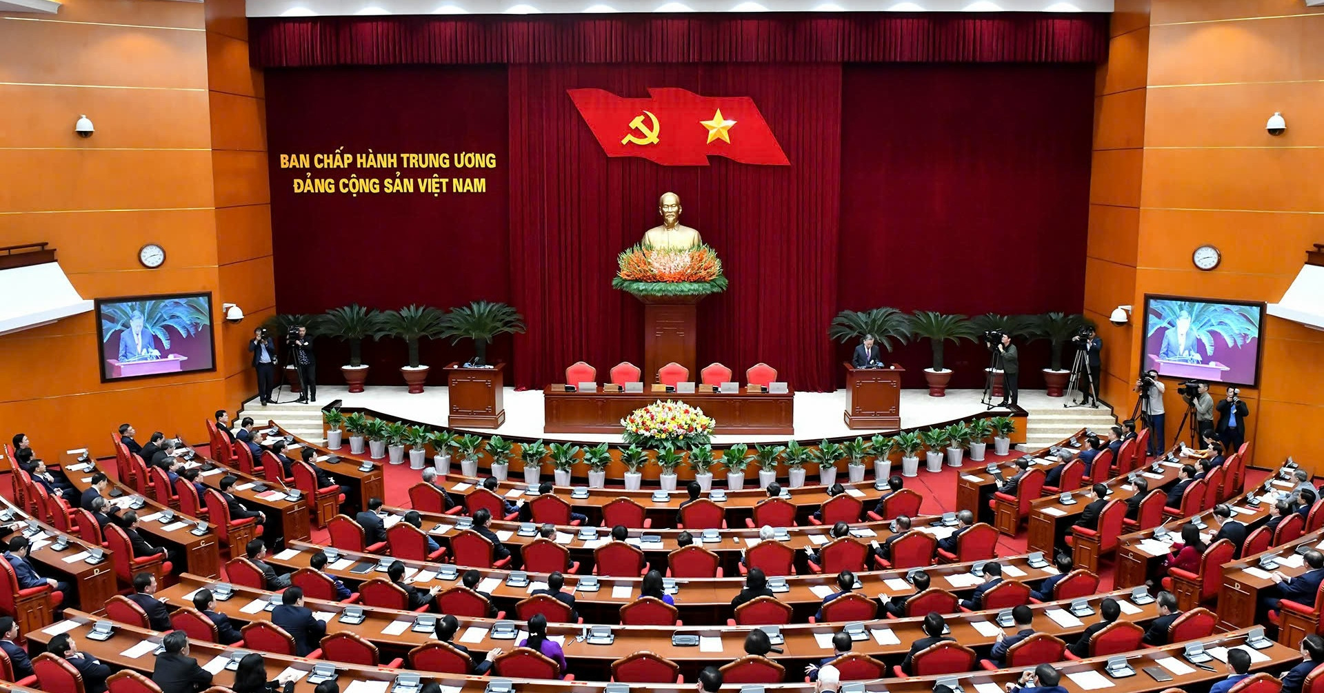 General Secretary: Accountability and institutional reforms key to VN's success