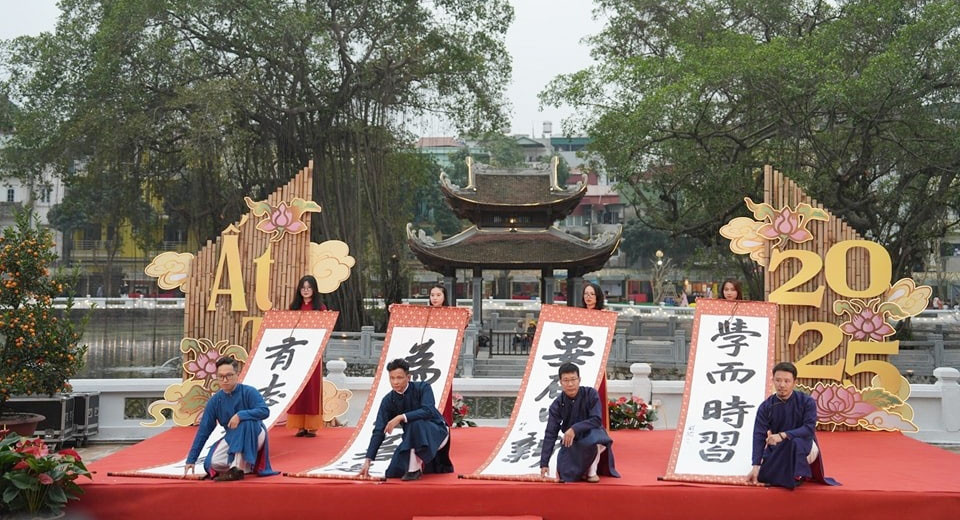 Vibrant calligraphy marks Tet at the Temple of Literature 2025