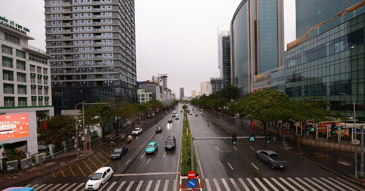 Rain and cold weather empty Hanoi’s streets ahead of Tet