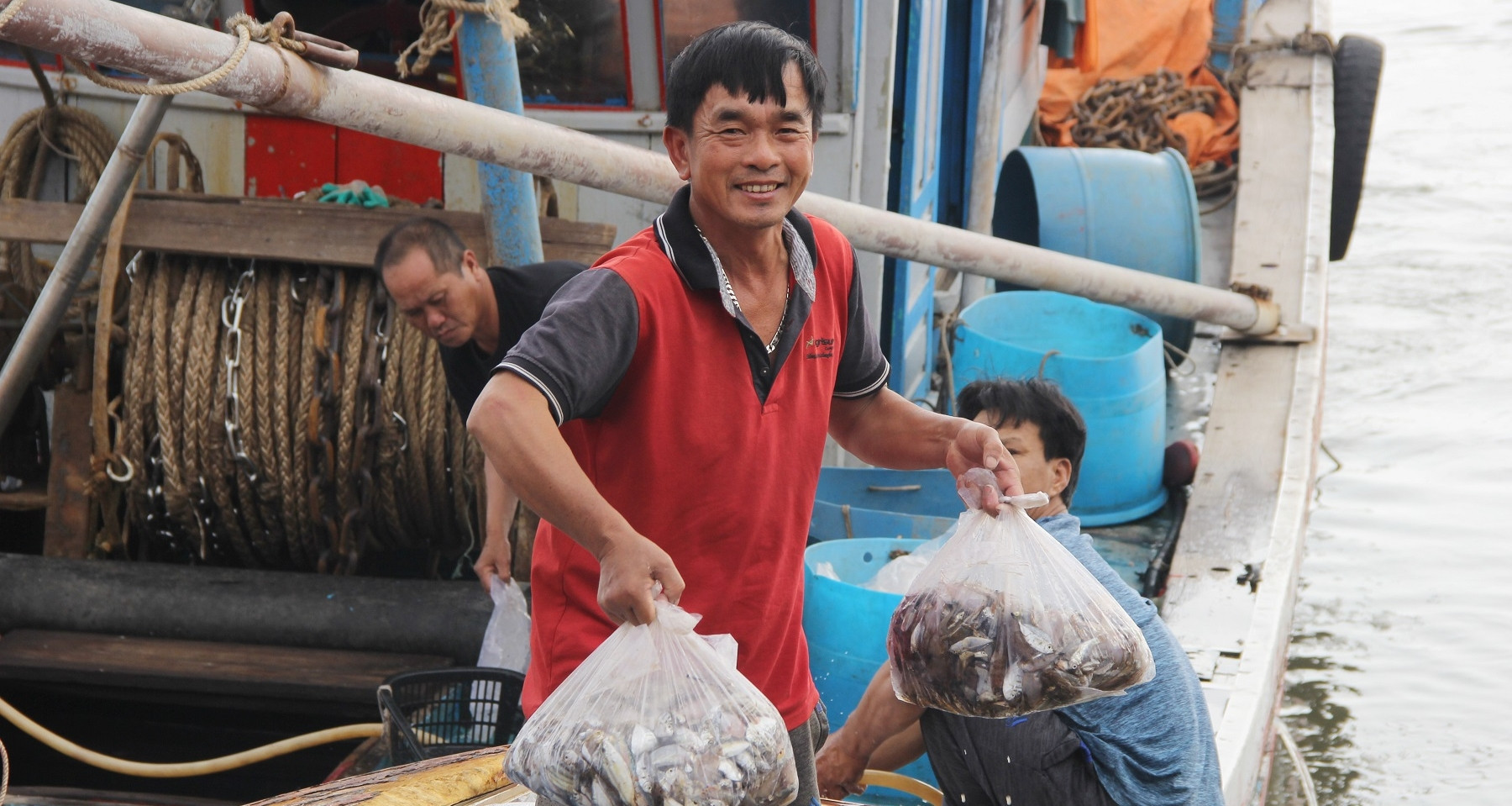 Fishermen earn big profits as Tet seafood demand surges