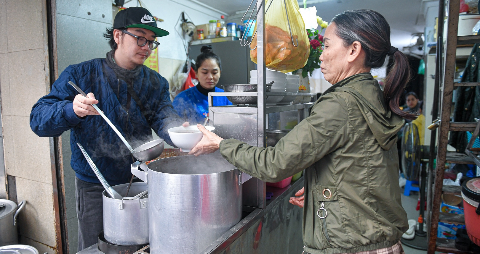 Hanoi’s “most traditional” pho shop thrives with no-lime policy & family legacy