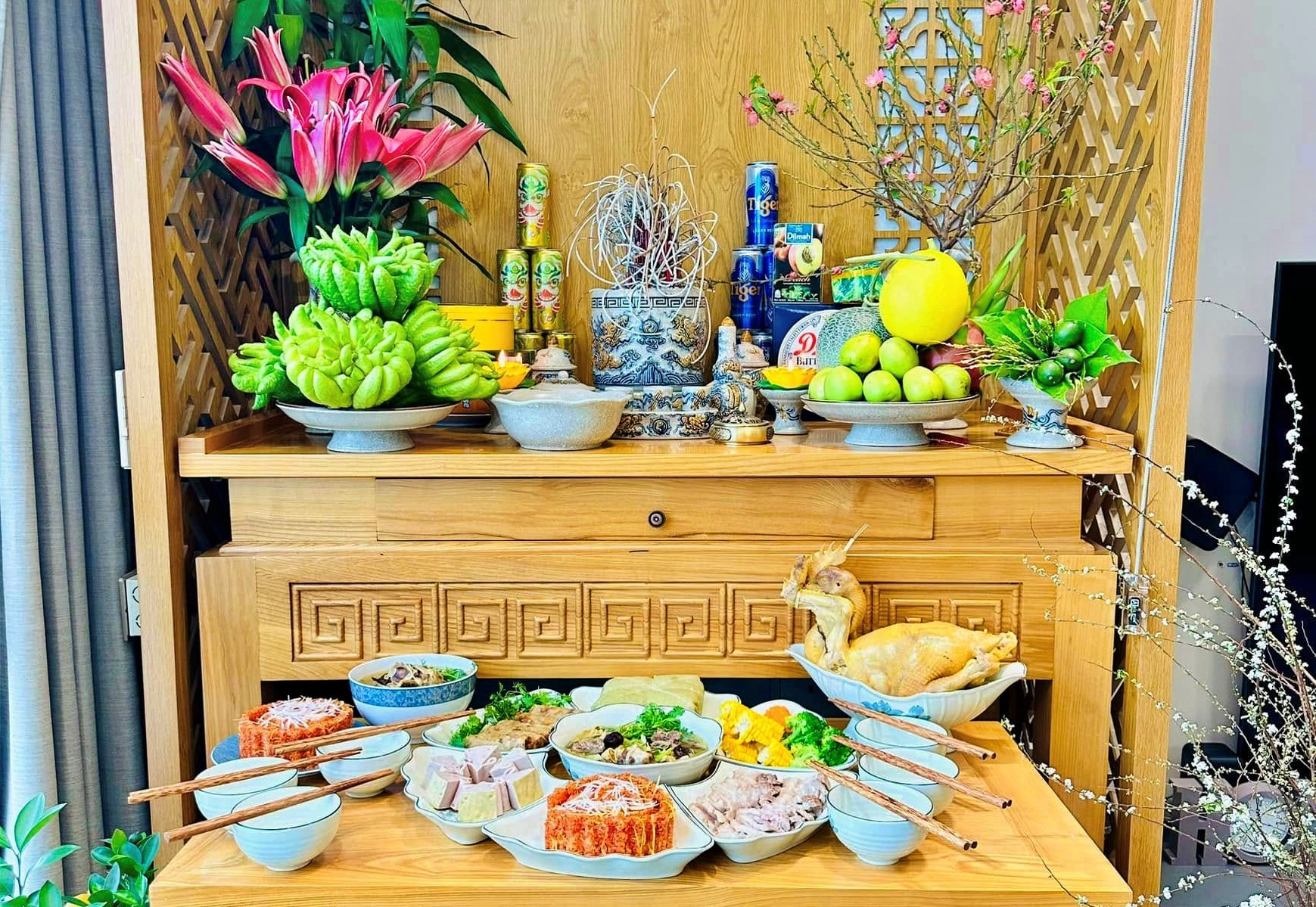 ảnh 1 mâm cúng giao thừa, Hòa Bùi.jpg