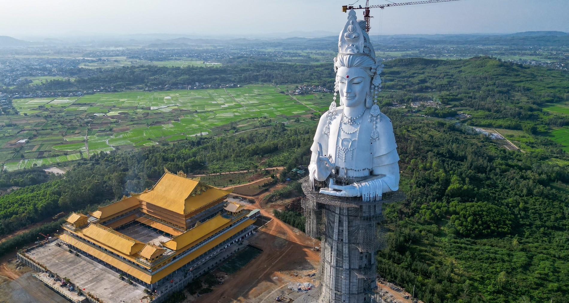 Explore the temple with the tallest Avalokiteshvara statue in Southeast Asia