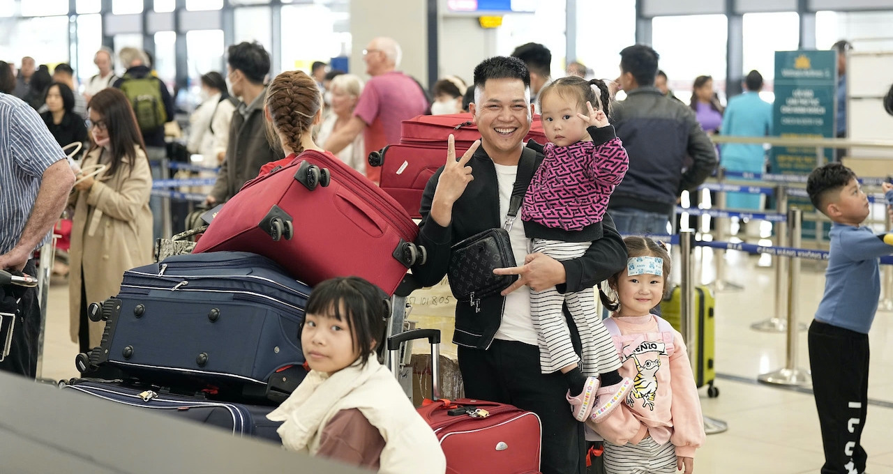 Vietnam's major airports welcome over 1.1 million passengers in pre-Tet rush