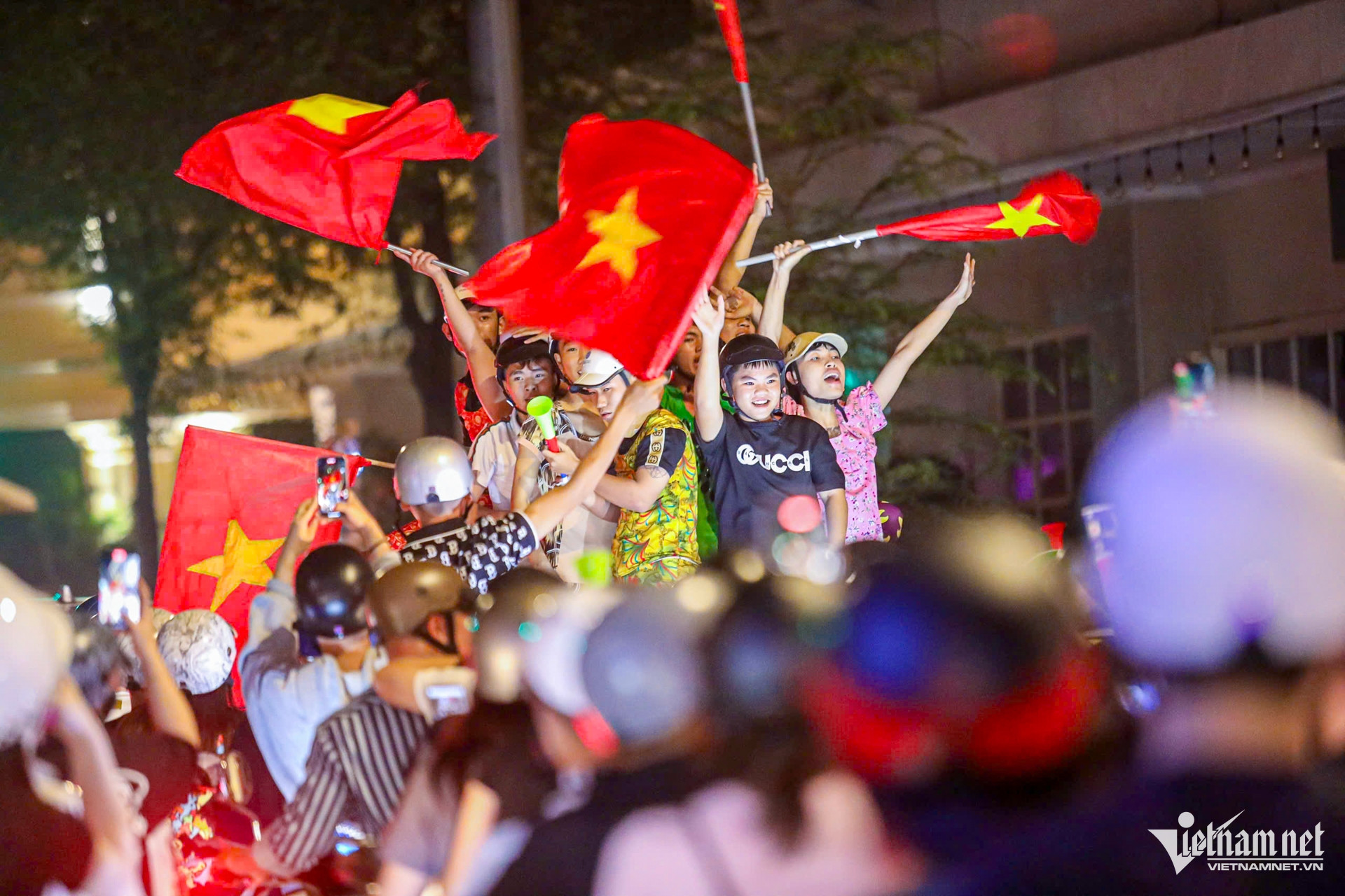 W-bóng đá nguyễn huế 15.jpg