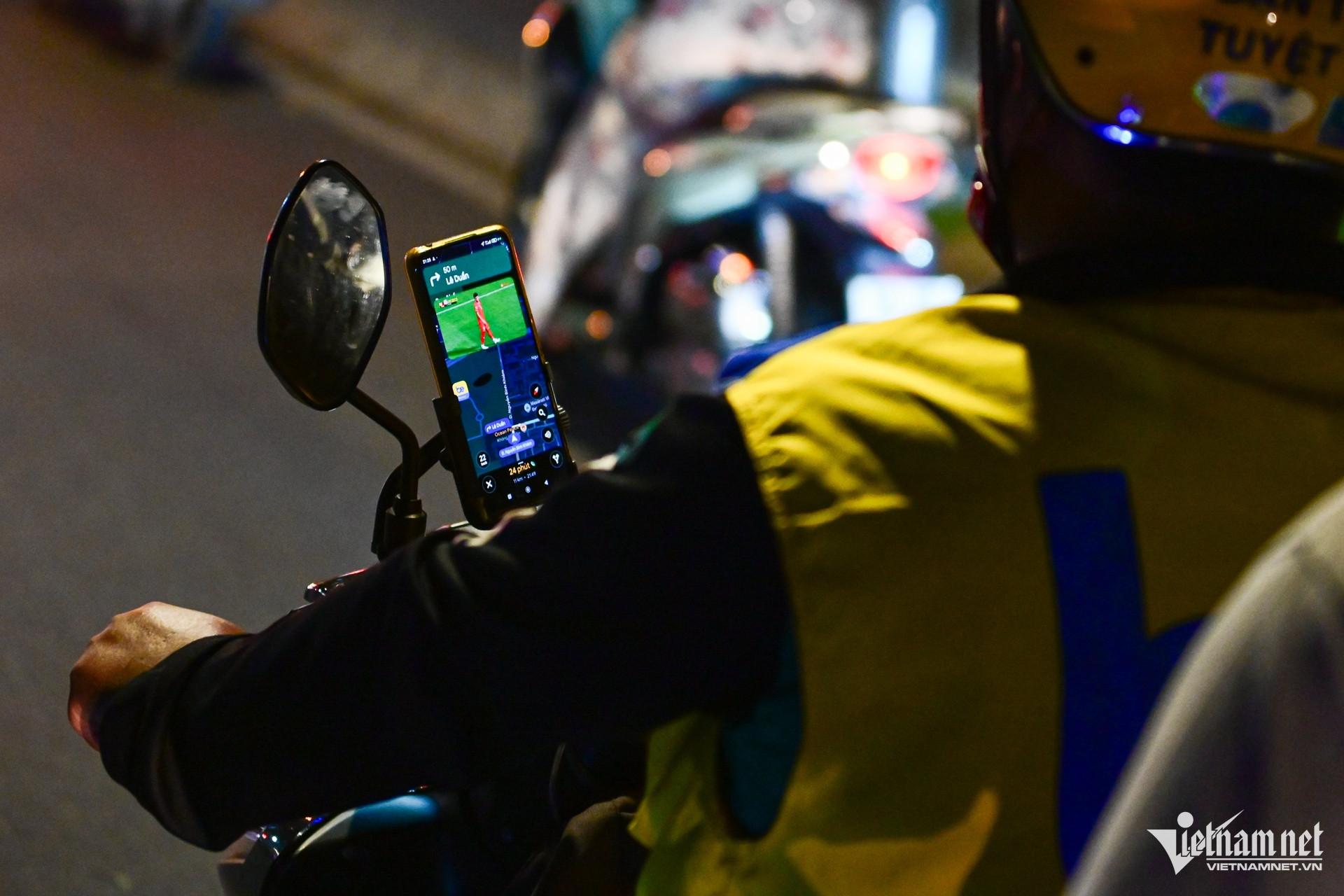 W-bóng đá nguyễn huế 7.jpg