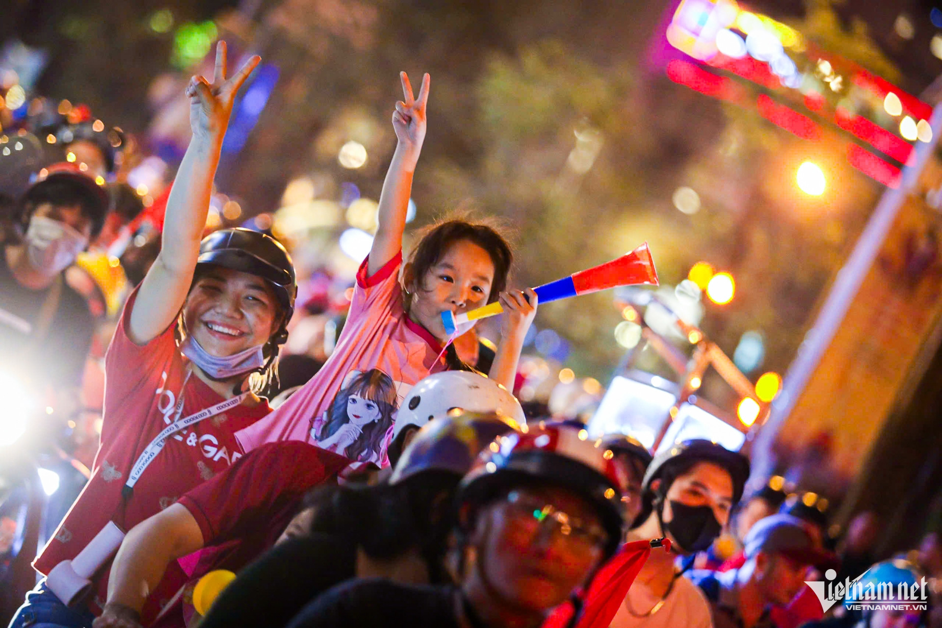 W-bóng đá nguyễn huế 16.jpg