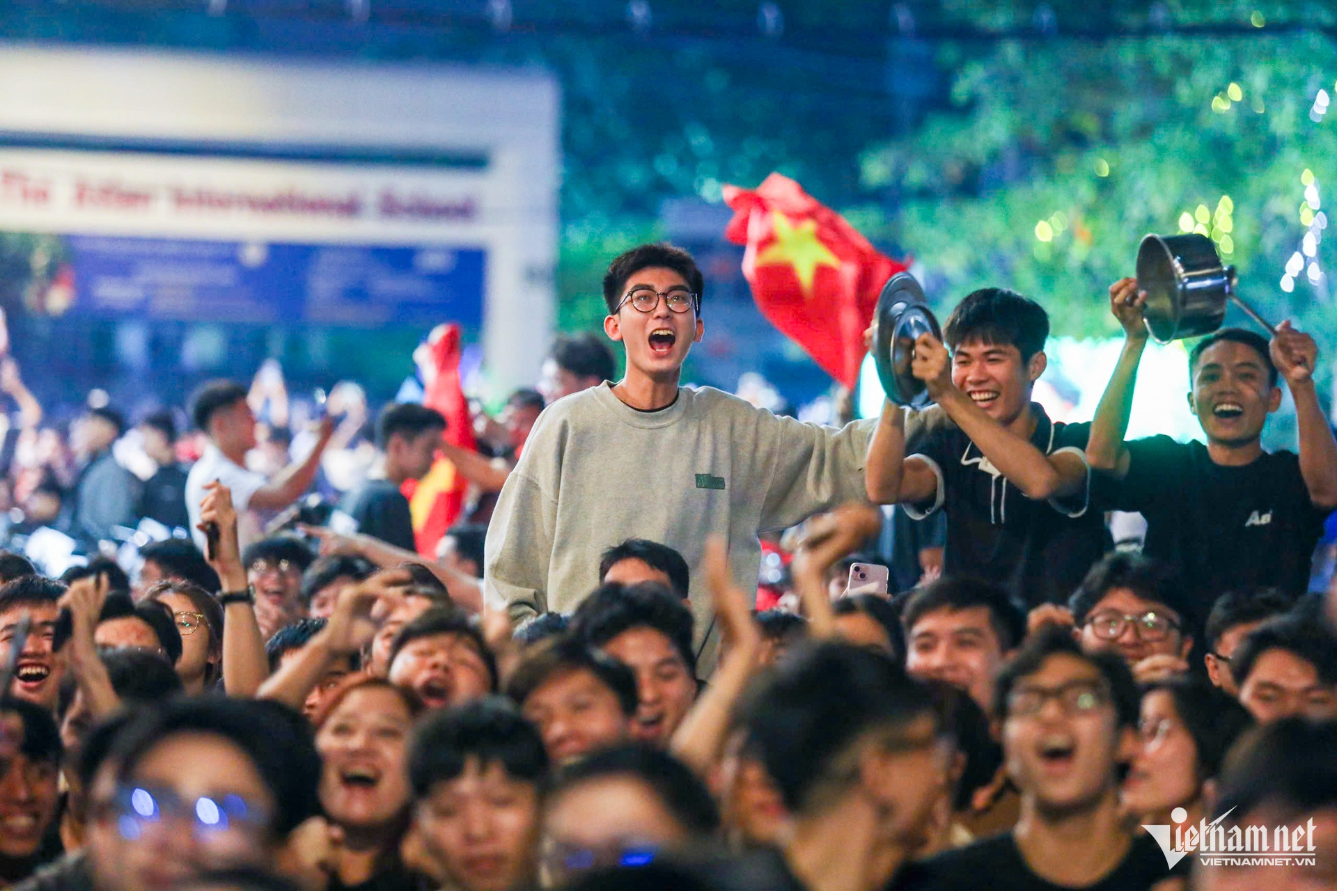 W-bóng đá nguyễn huế 21.jpg