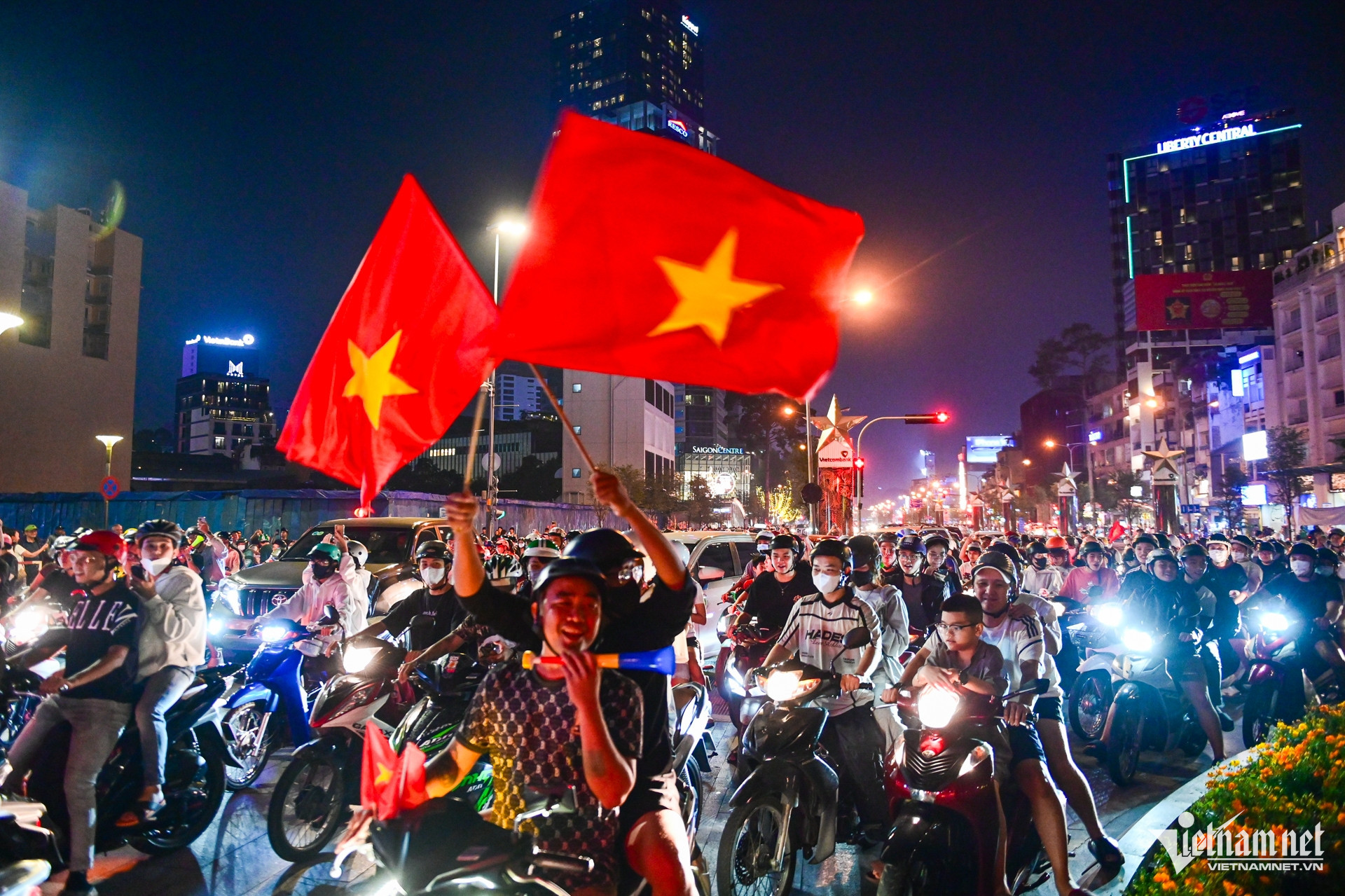 W-bóng đá nguyễn huế 5.jpg