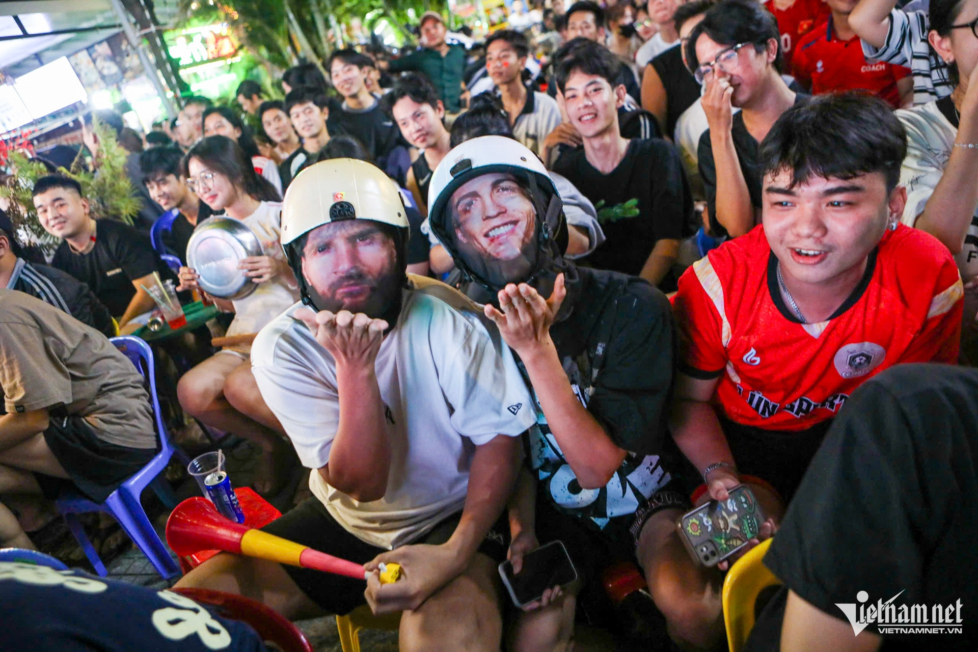 W-bóng đá nguyễn huế 19.jpg