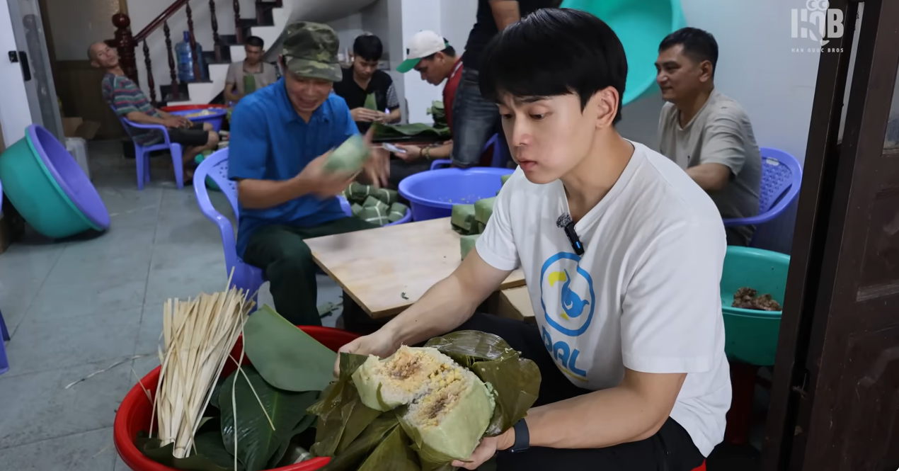 A taste of Tet: Foreigners try their hand at making Vietnam’s festive rice cakes