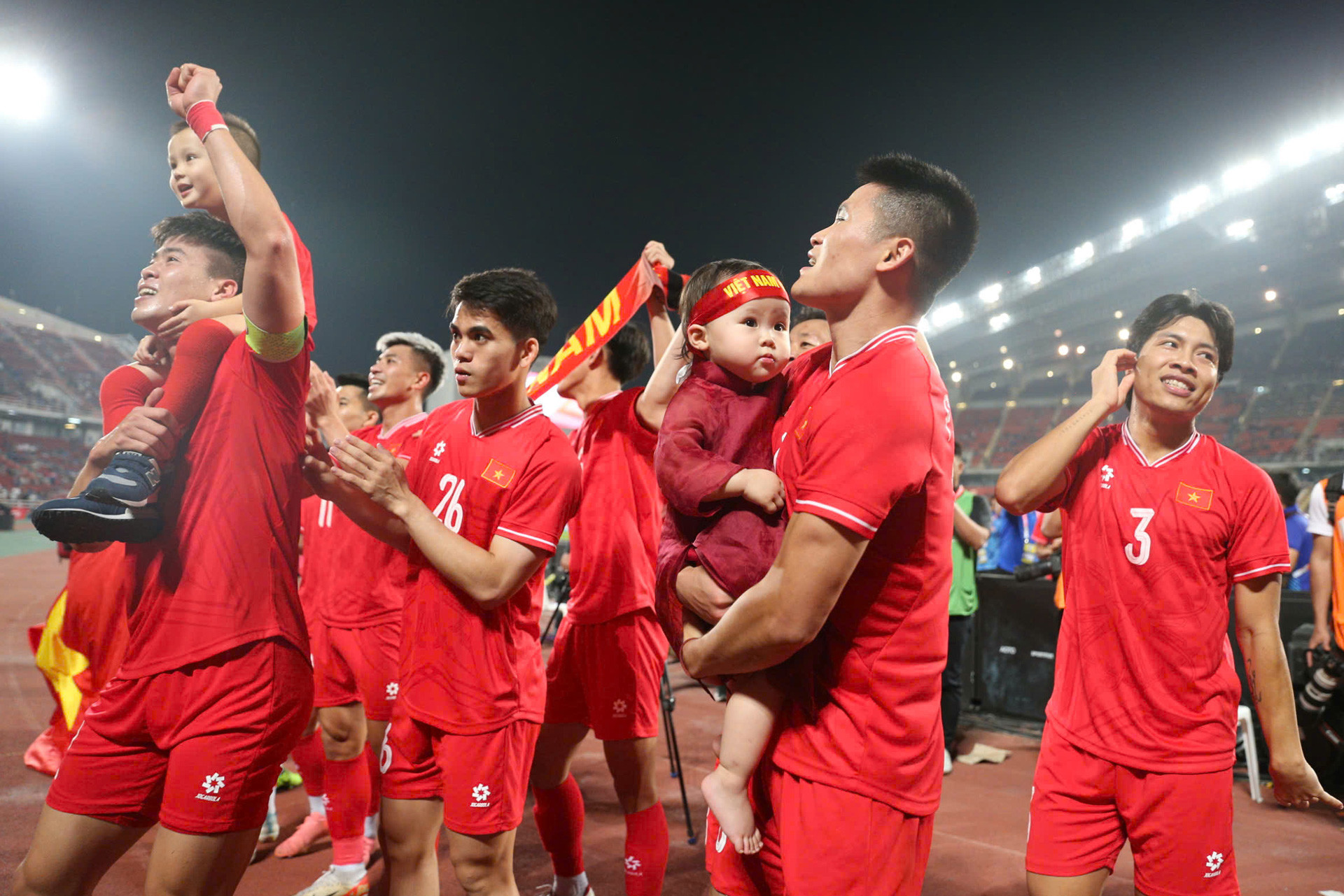 Viet Nam Thai Lan 8.jpg