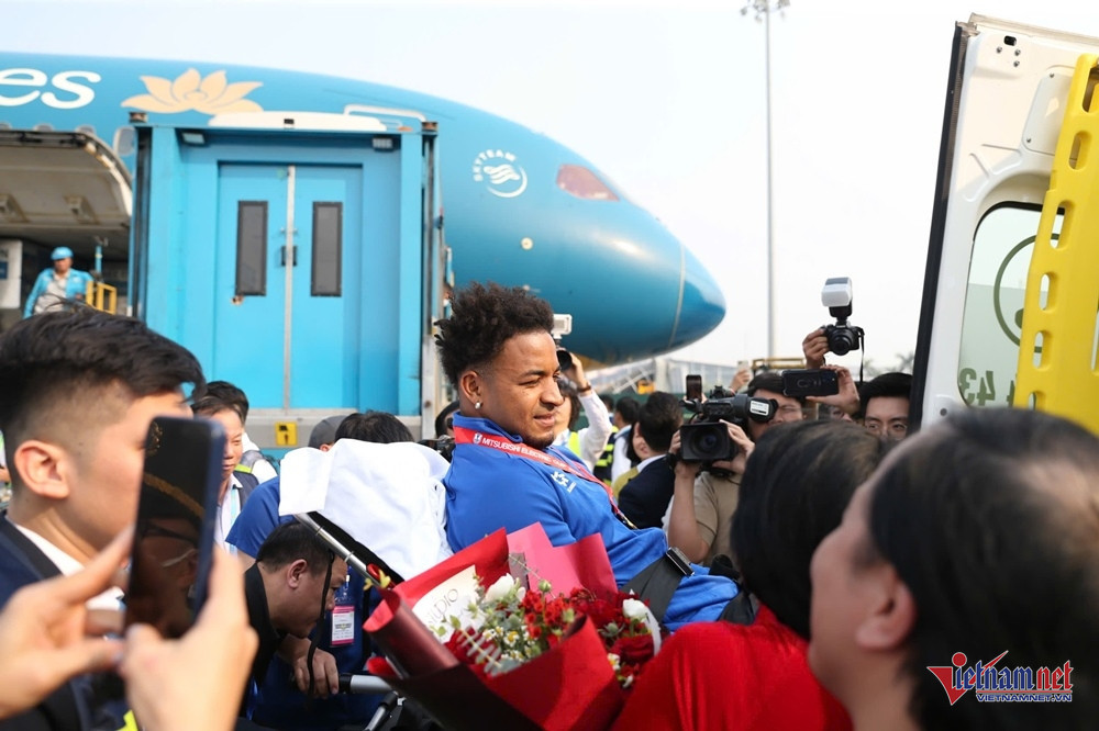 football fans.jpg2.jpg