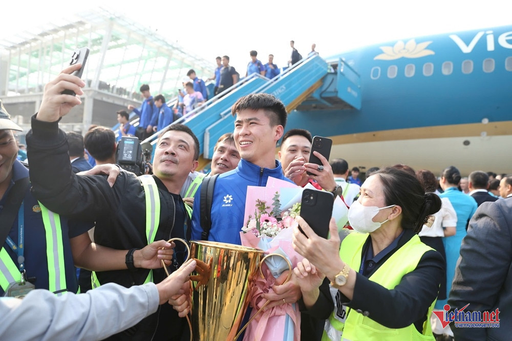 football fans.jpg2.jpg