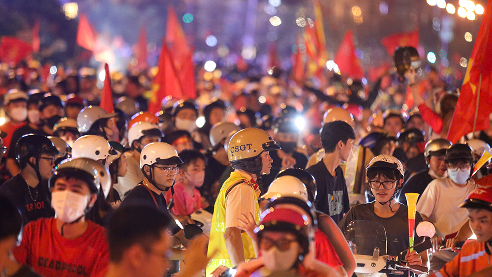 Police penalize 68 reckless drivers during ASEAN Cup celebrations in HCM City