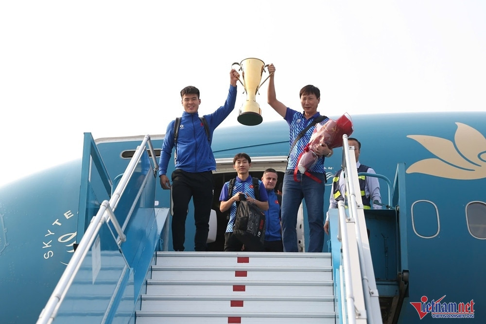Vietnam’s champions return home to a hero’s welcome in Hanoi