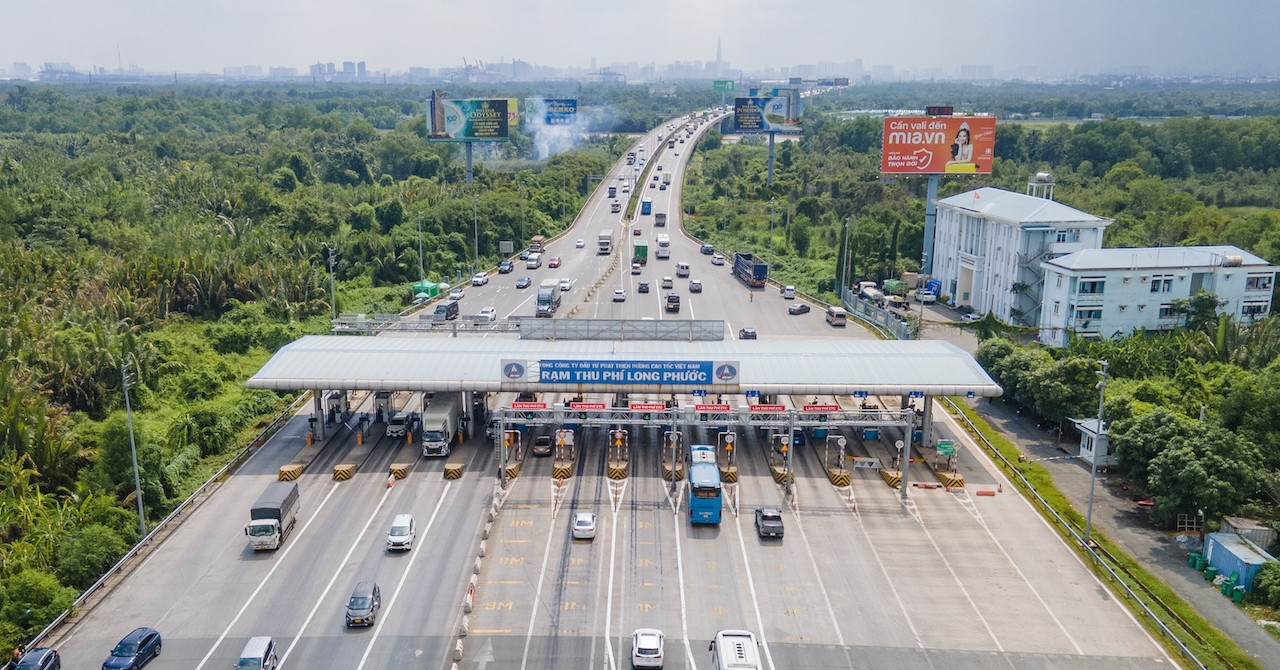 Insufficient ETC balance causes delays on key Vietnamese expressways