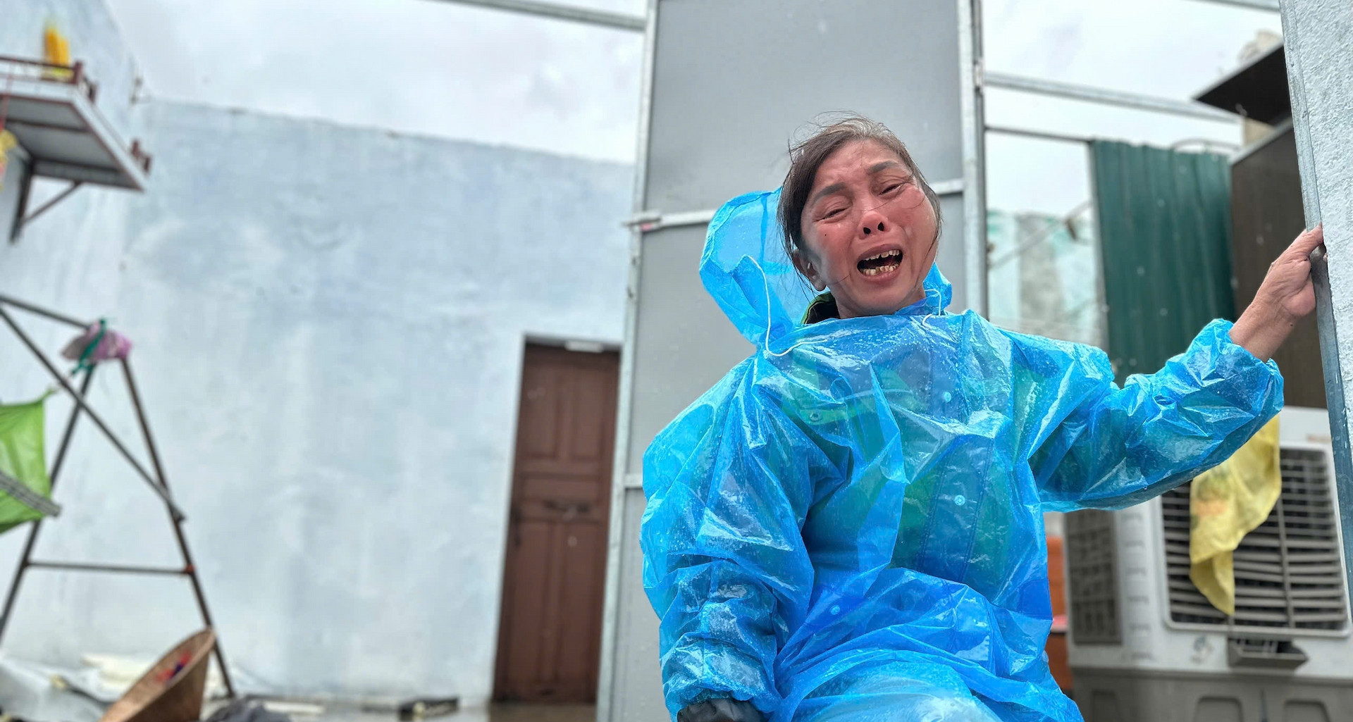 Join VietNamNet in supporting central Vietnam after storm No.10