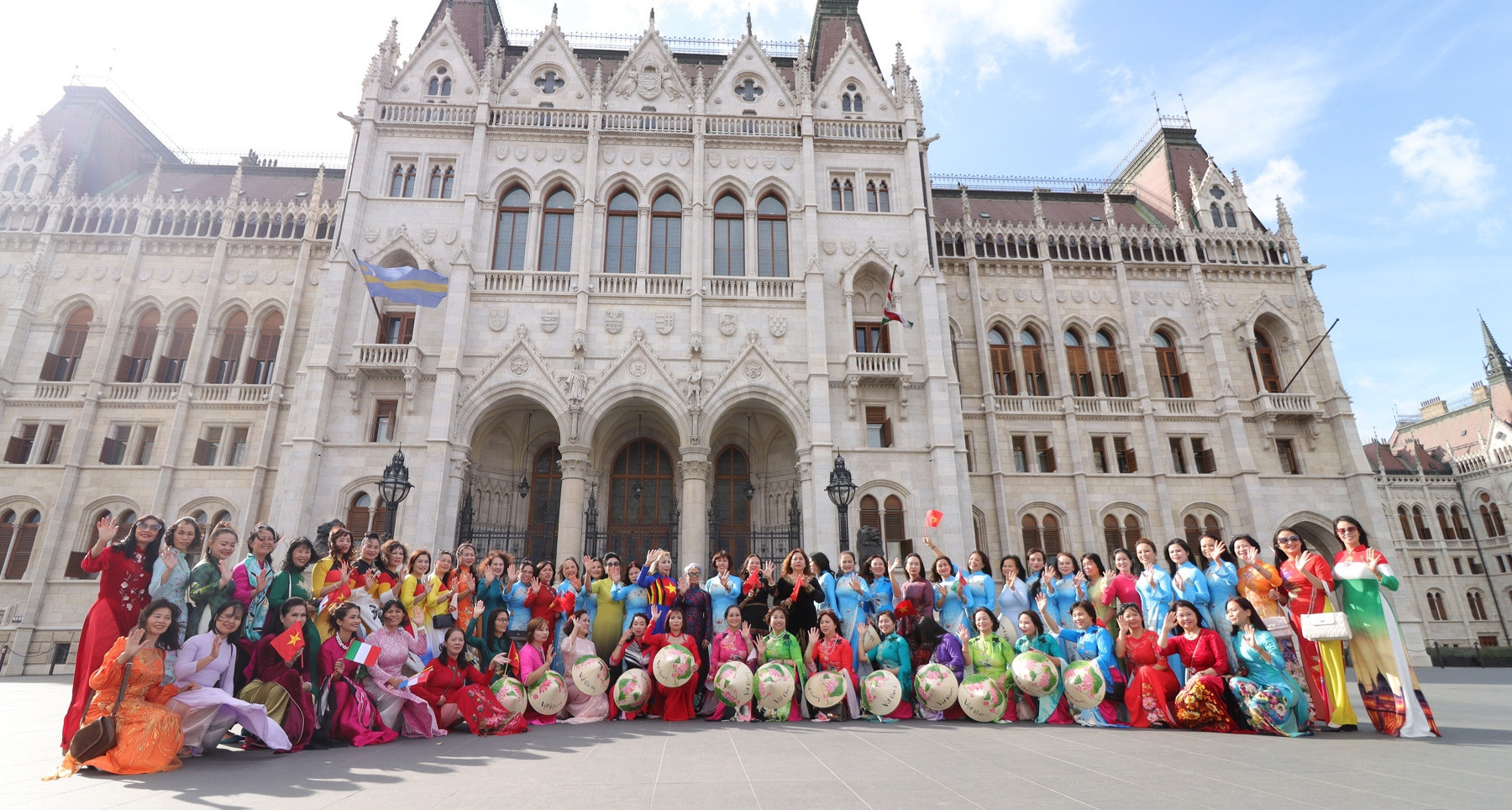 Vietnamese ao dai culture month launched in Europe