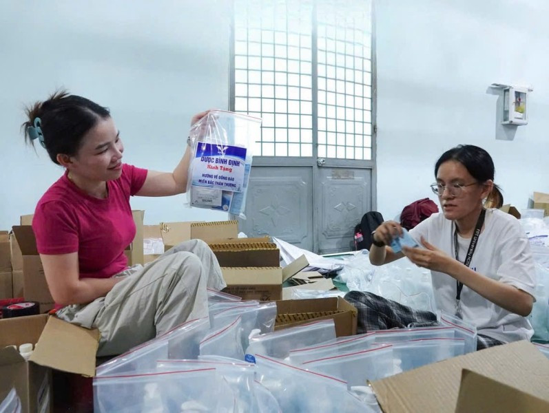 Khắc phục hậu quả bão lũ 2.jpg