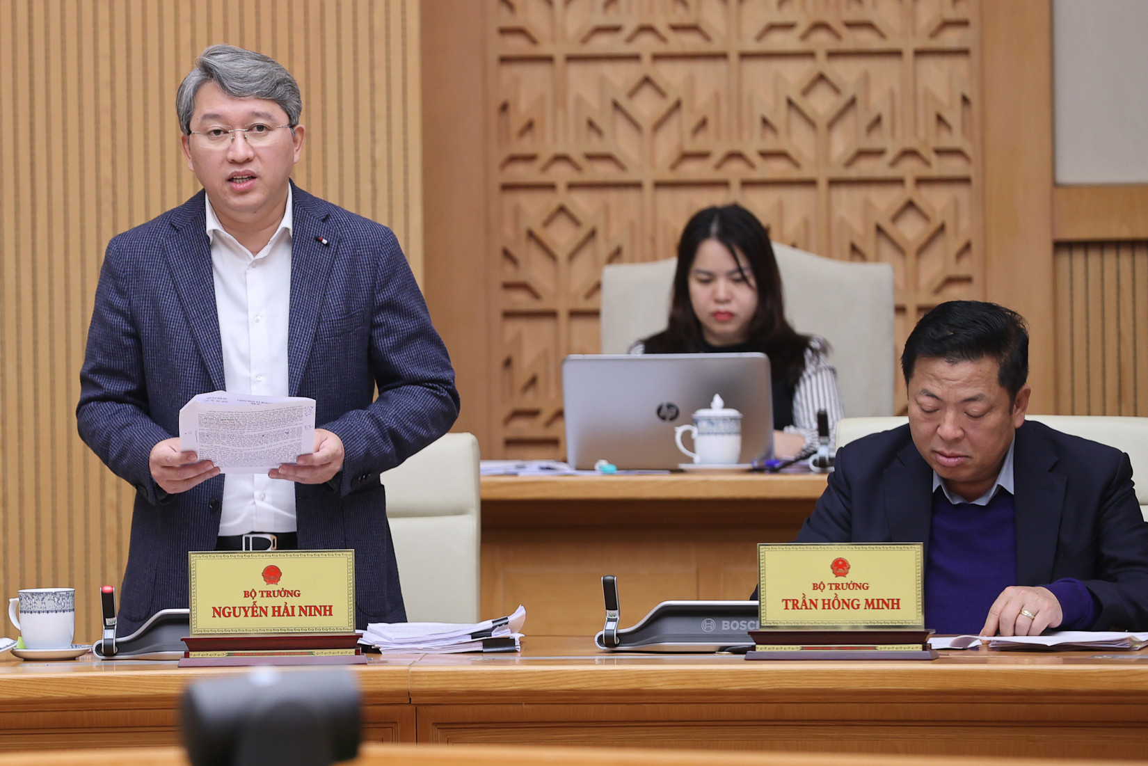 chinh phu hanh dong 2899.jpg