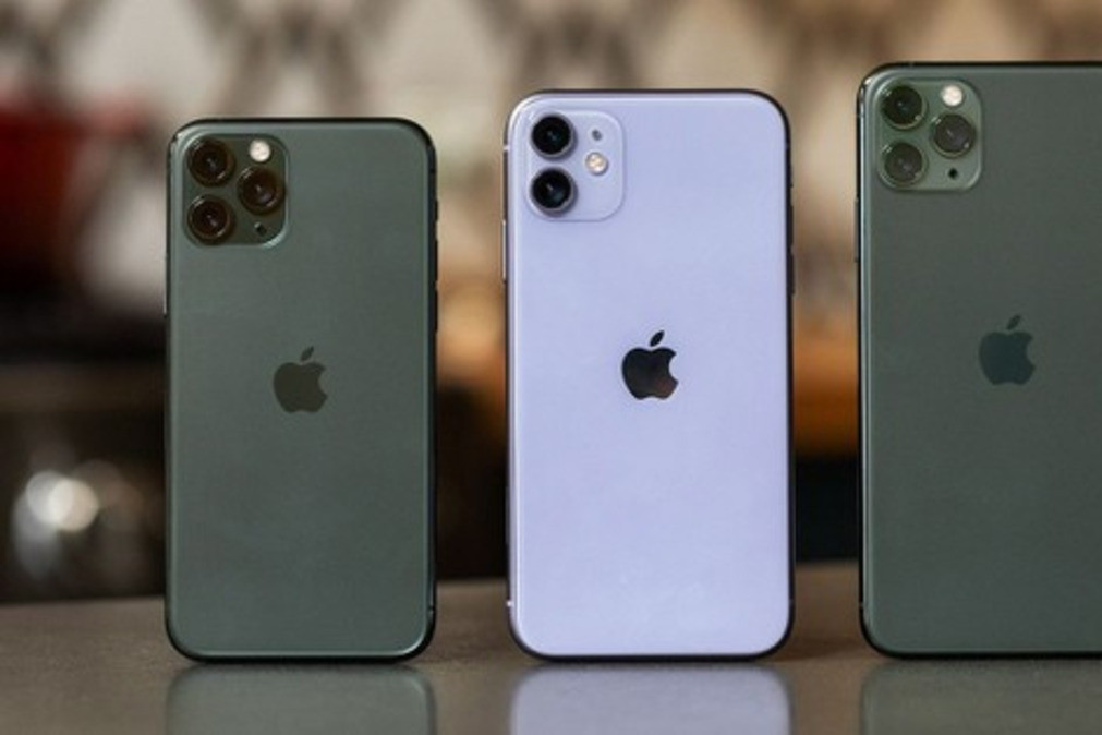 Should you buy an old iPhone model after a nearly VND29 million price drop?