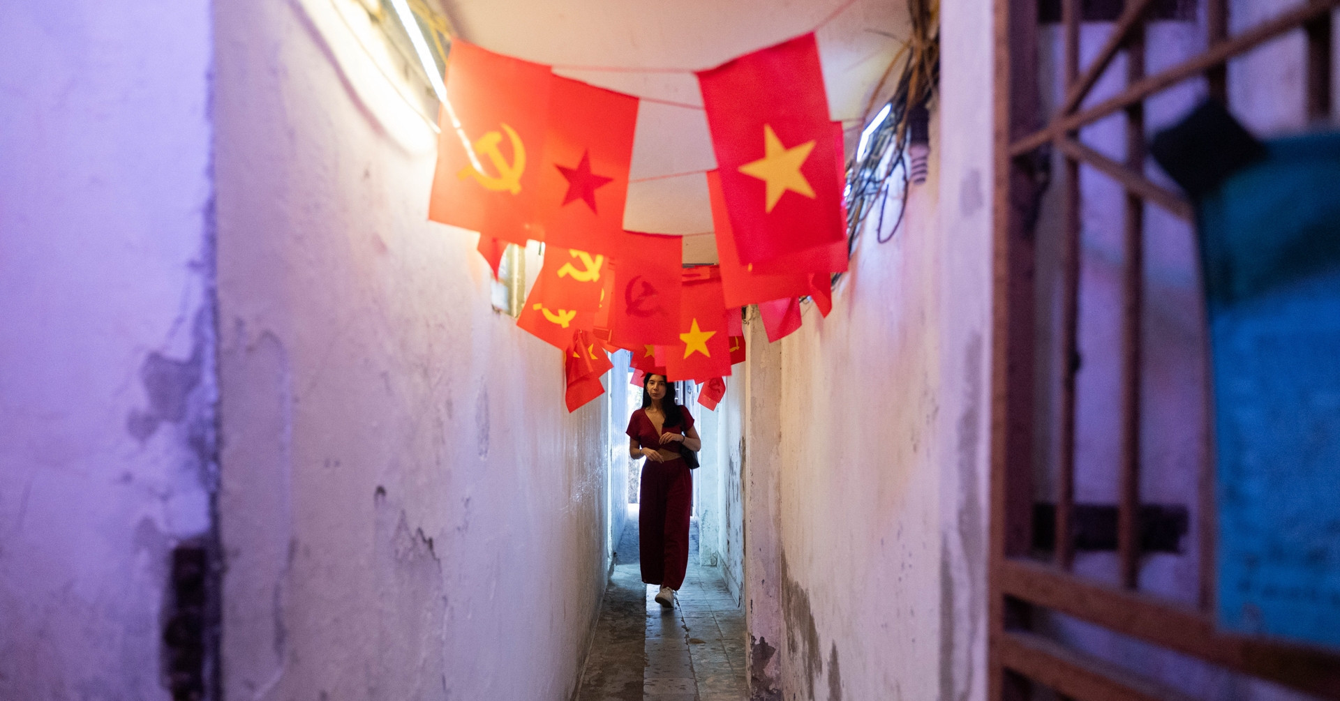 Hidden Hanoi café charms foreign tourists with ‘waiting coffee’ experience