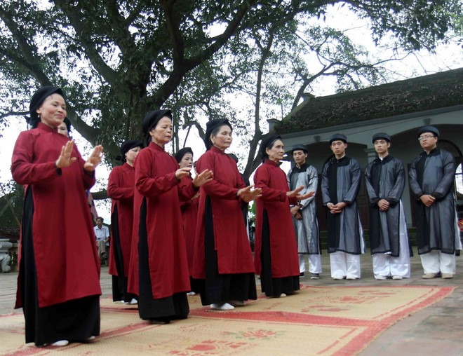 Phu Tho's artisans perform Xoan singing. (Photo: VNA)